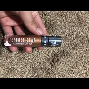 jsc x shane dawson lipstick in "i gotta go"